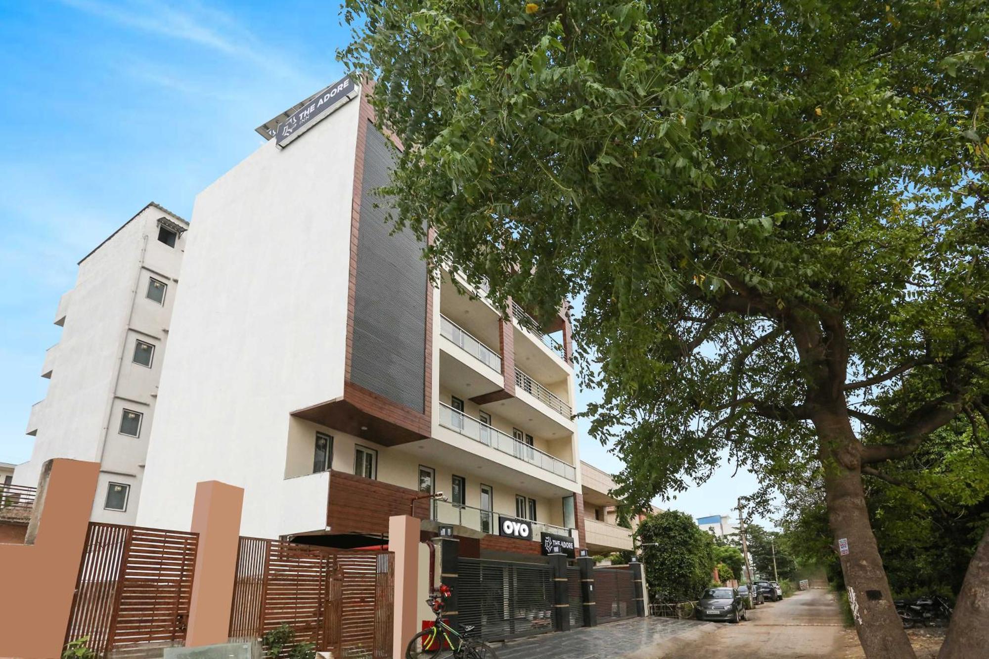Townhouse The Adore Inn Gurgaon Exterior photo