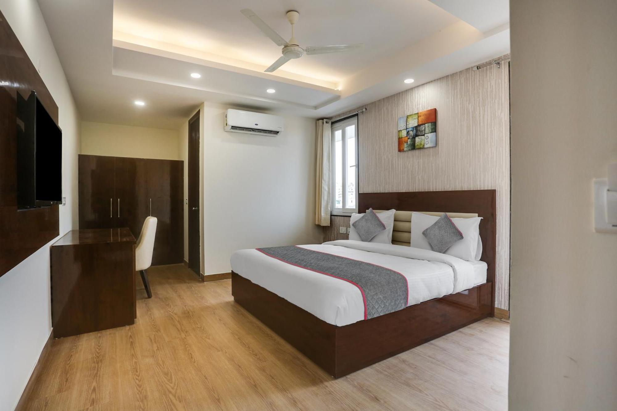 Townhouse The Adore Inn Gurgaon Exterior photo