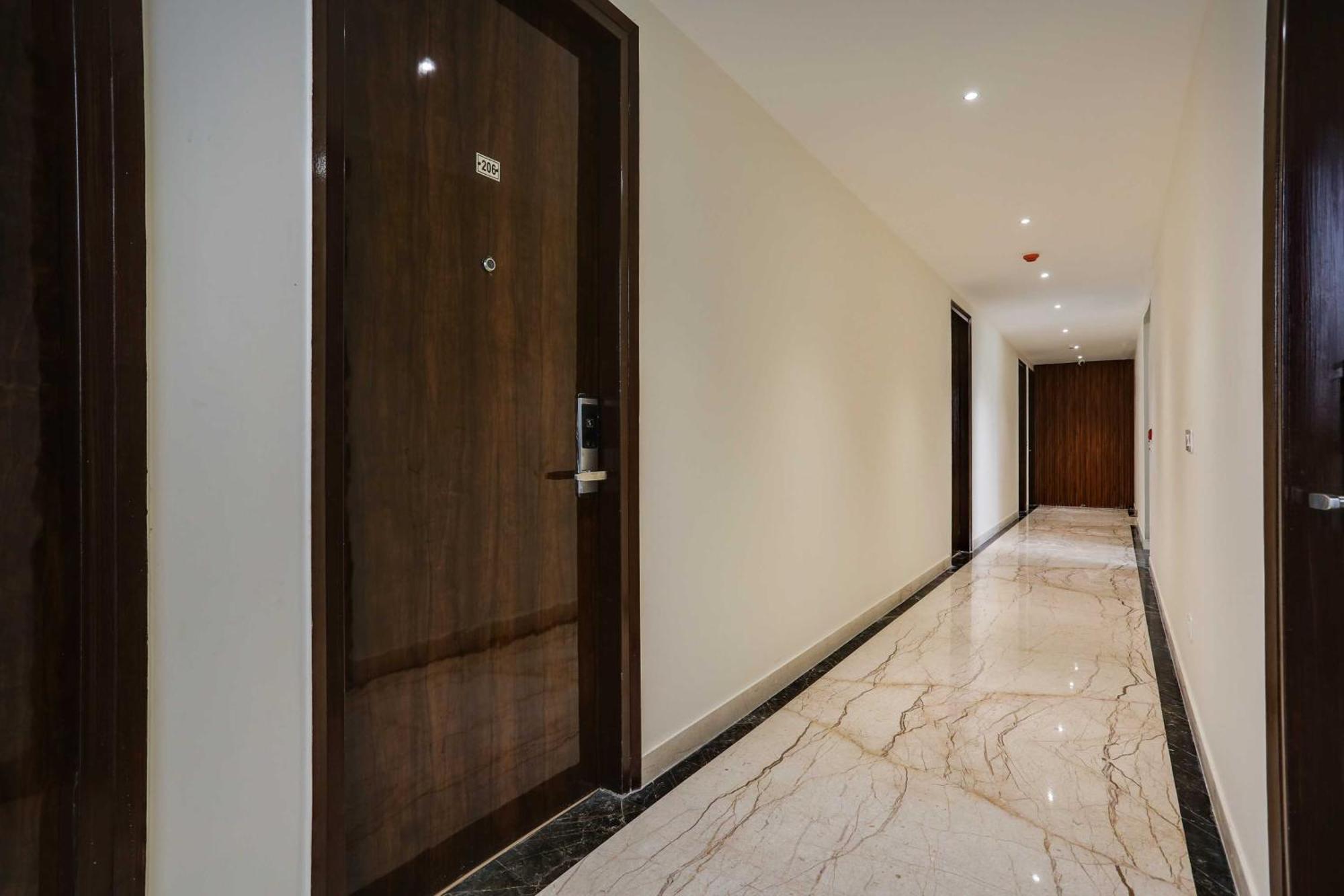 Townhouse The Adore Inn Gurgaon Exterior photo
