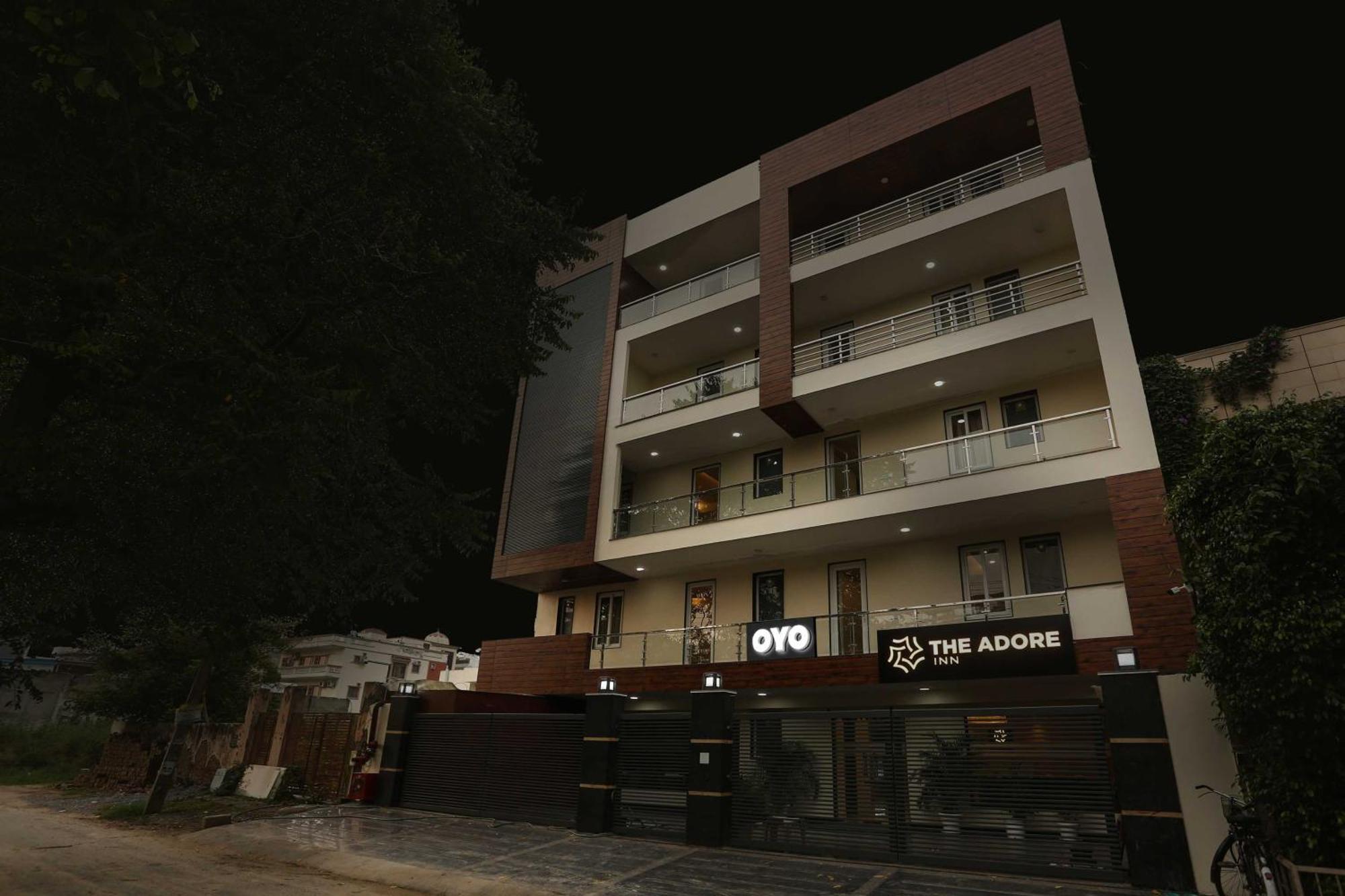 Townhouse The Adore Inn Gurgaon Exterior photo