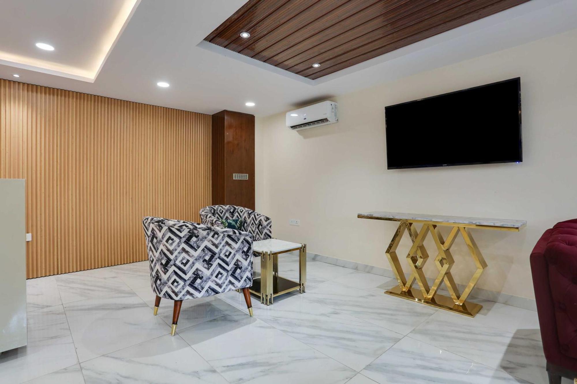 Townhouse The Adore Inn Gurgaon Exterior photo