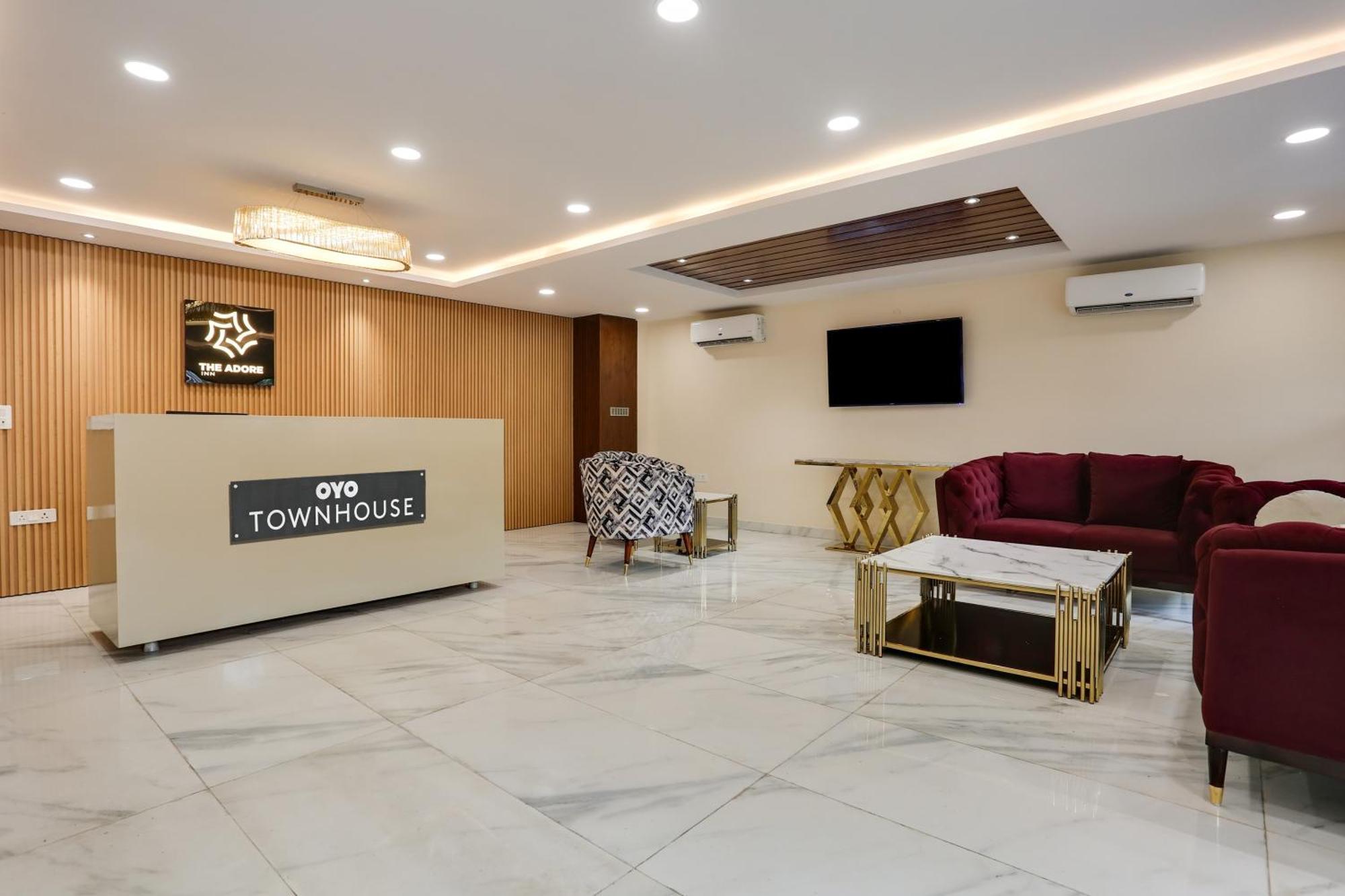 Townhouse The Adore Inn Gurgaon Exterior photo