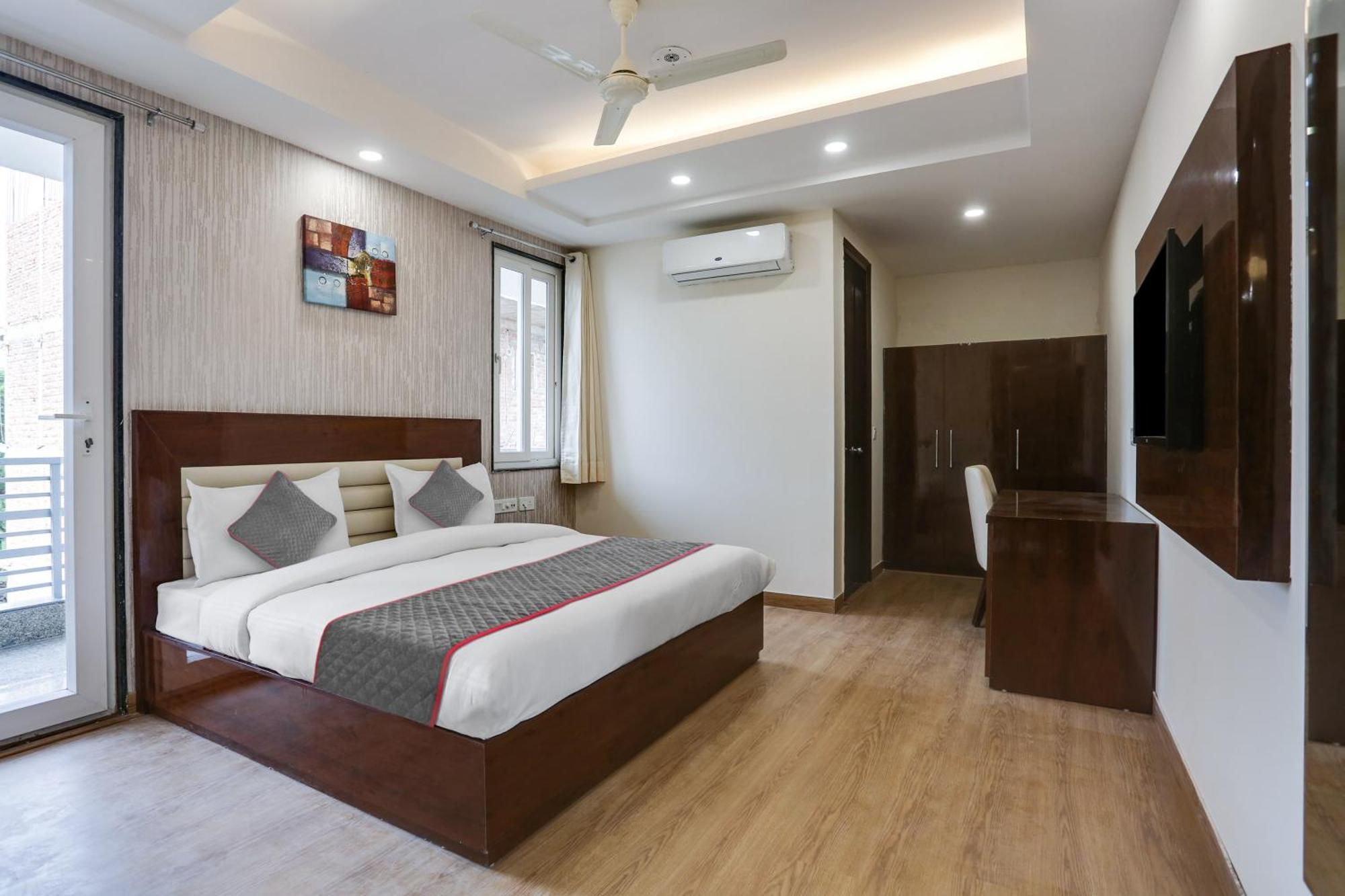 Townhouse The Adore Inn Gurgaon Exterior photo