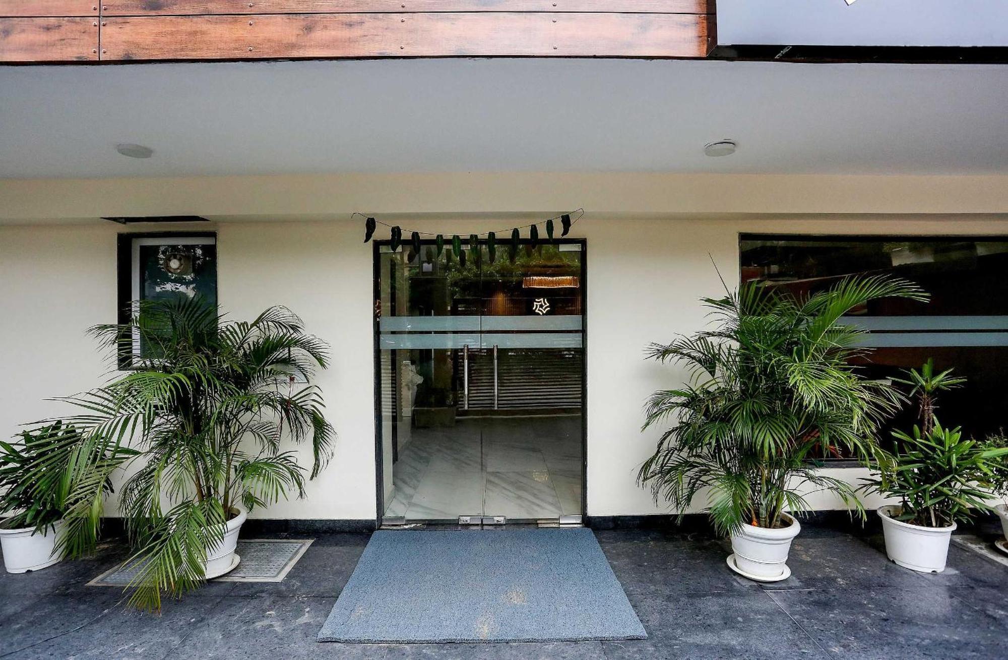 Townhouse The Adore Inn Gurgaon Exterior photo